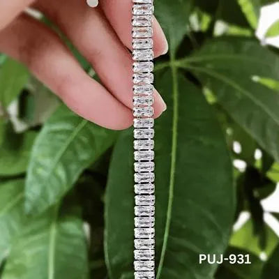 Silver Sparkling Elegant Korean Chain Bracelet (PUJ-931)